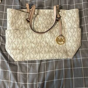 Beige Micheal Kors Purse